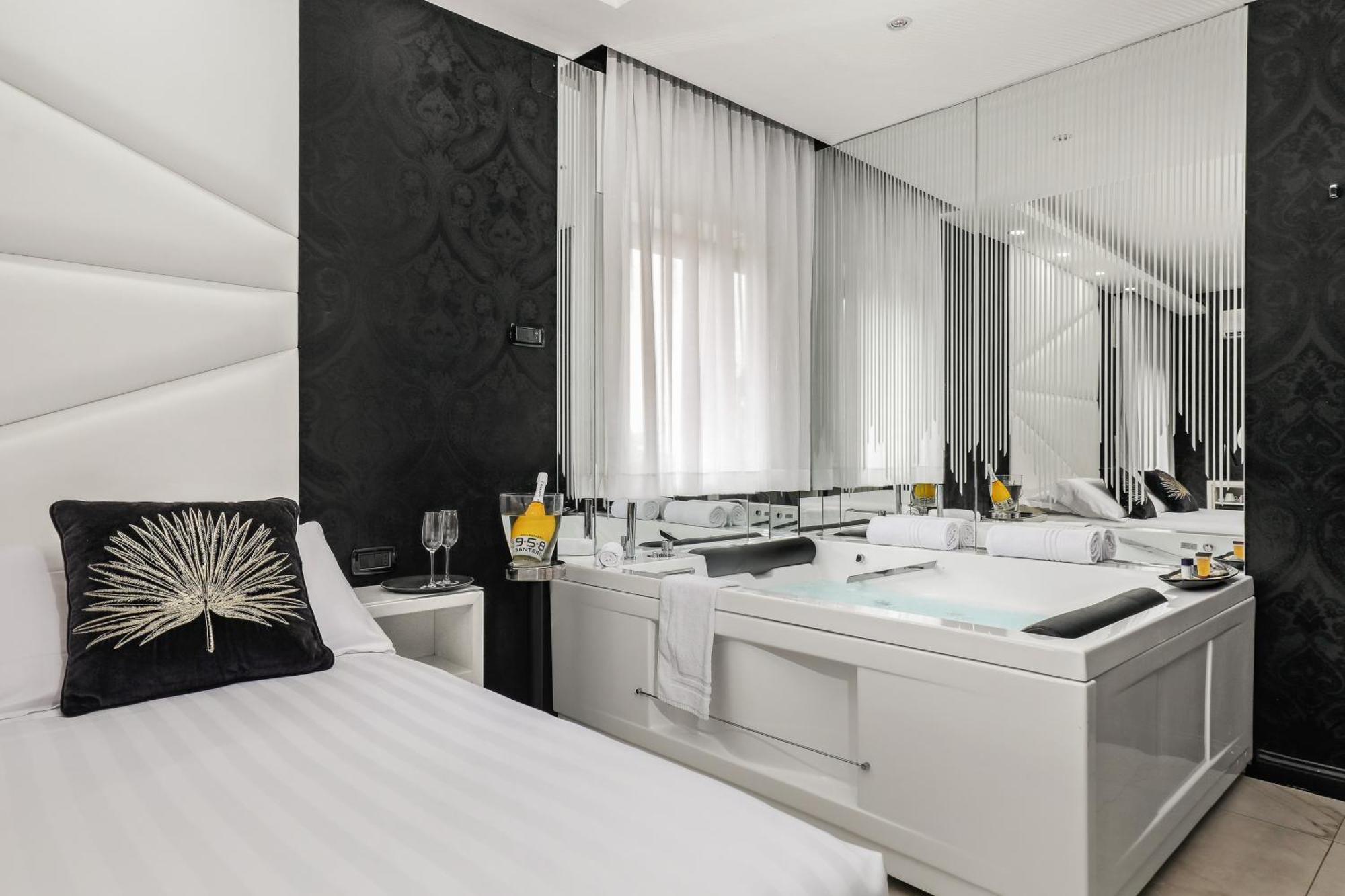 Reggia Suite Spa Hotel Caserta Luaran gambar