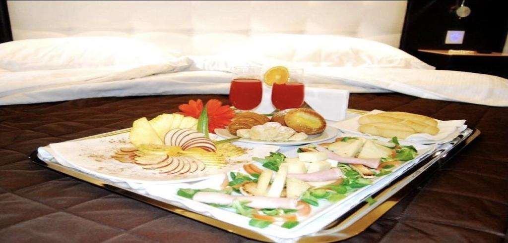 Reggia Suite Spa Hotel Caserta Restoran gambar